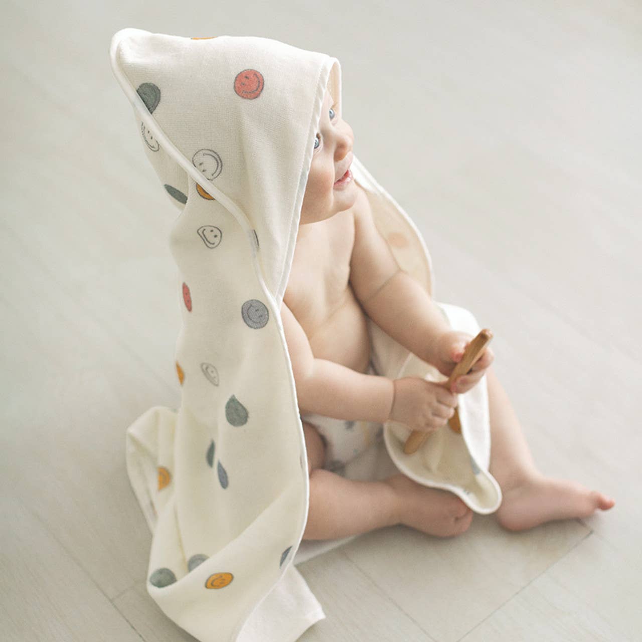 Smile Hooded Towel - Doodlebug's Children's Boutique