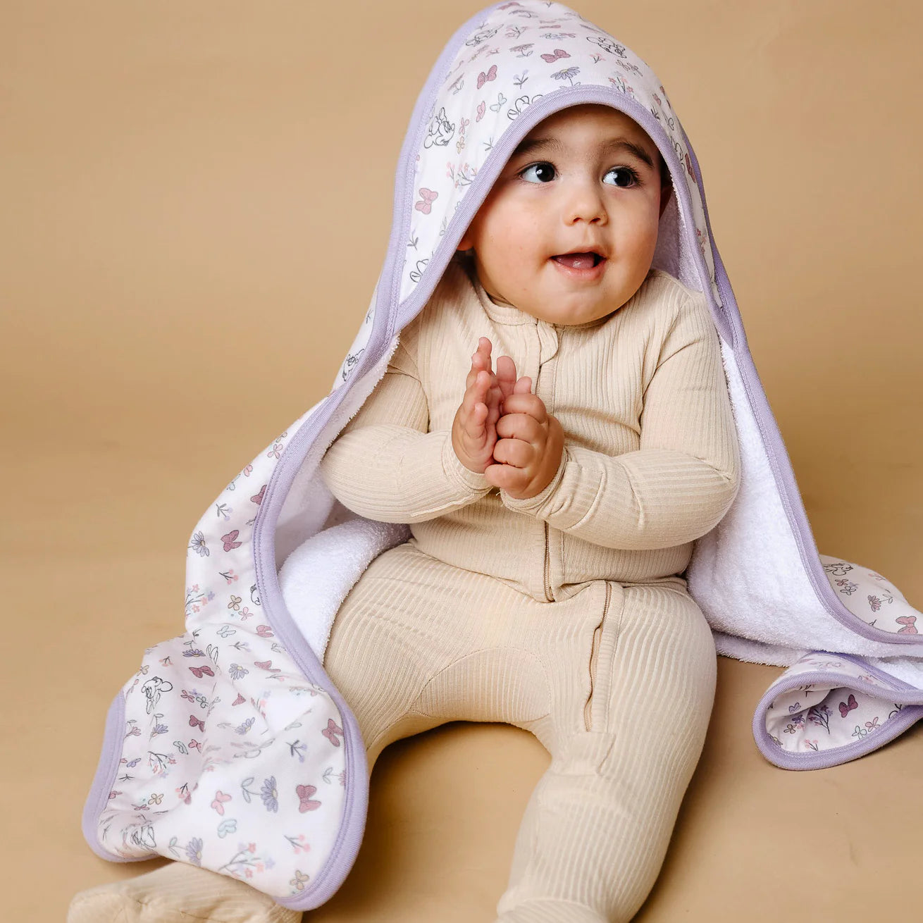 Minnie Mouse’s Bowquet Hooded Towel - Doodlebug's Children's Boutique