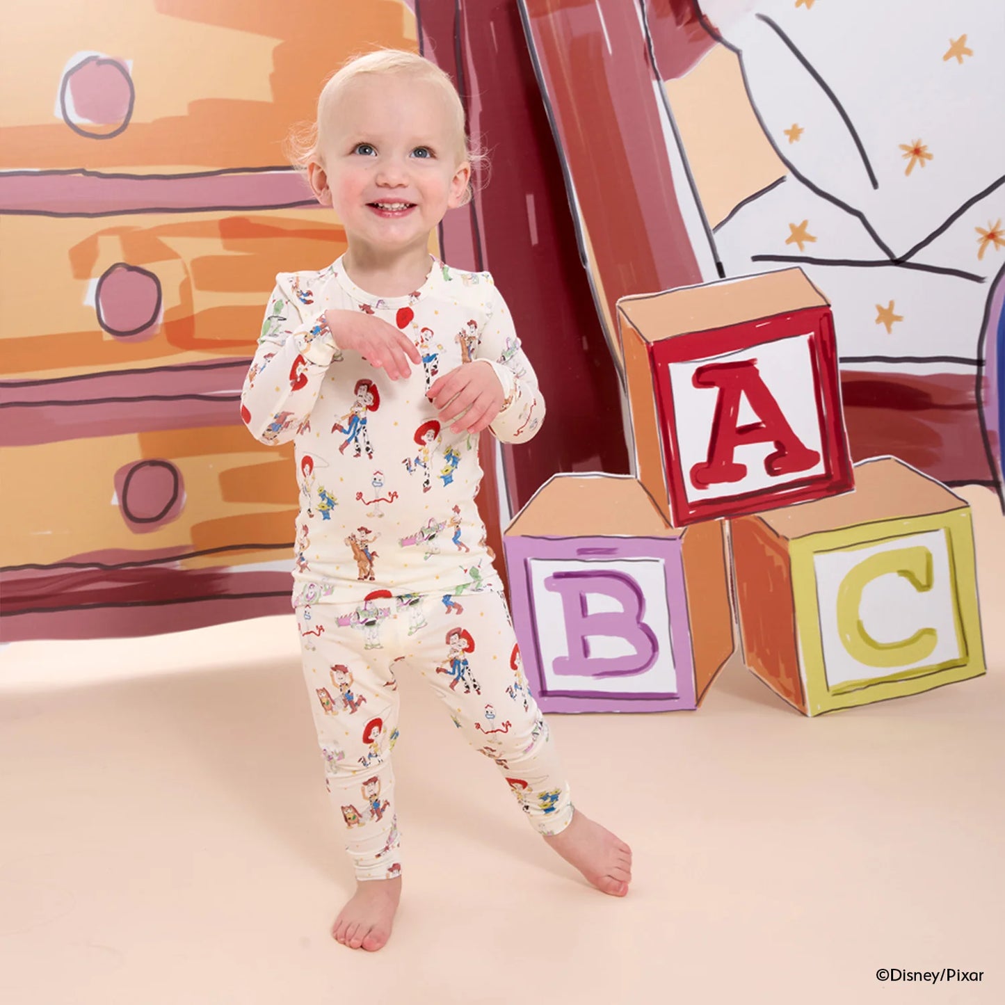 Toy Story Woody & Friends Modal Magnetic 2 Piece Pajamas