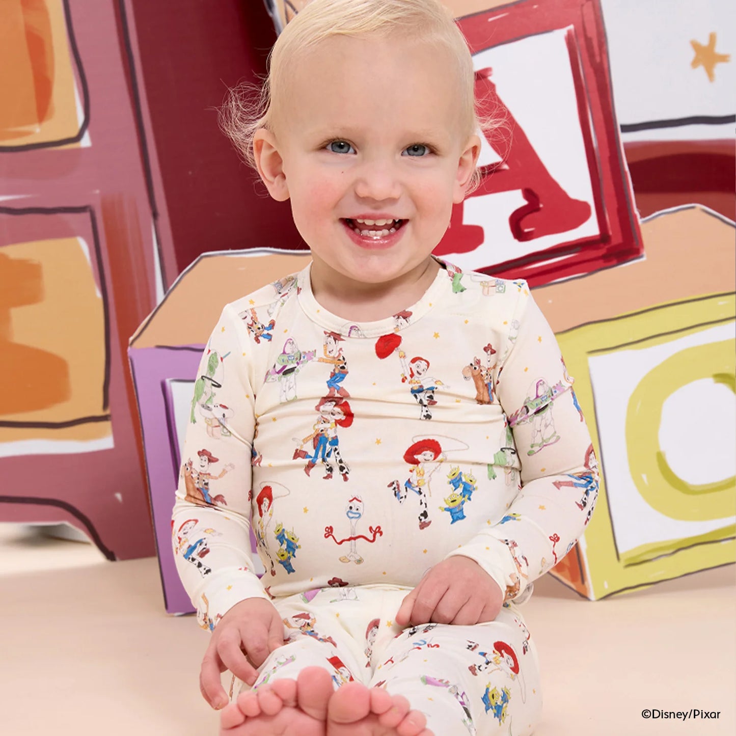 Toy Story Woody & Friends Modal Magnetic 2 Piece Pajamas