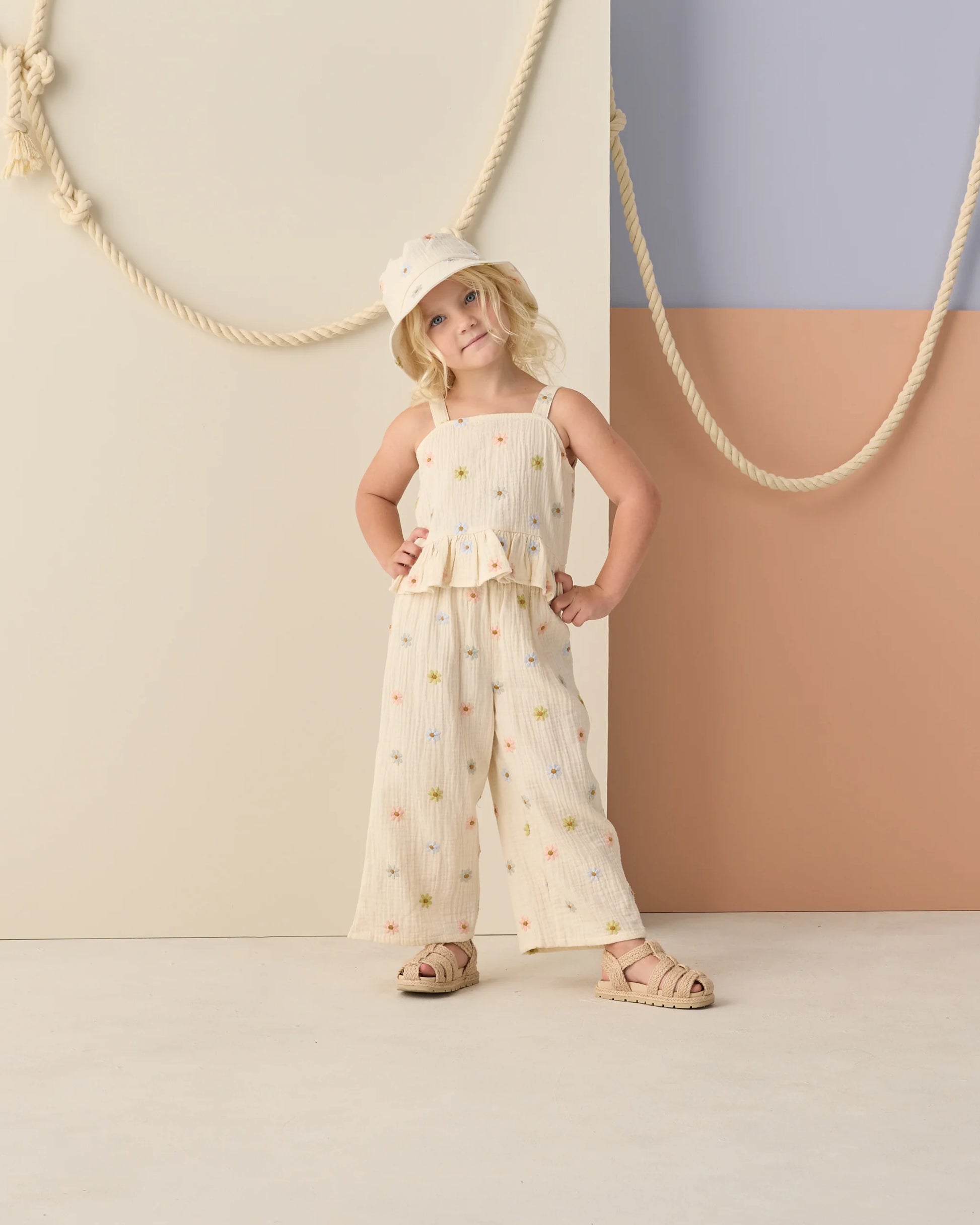 Kayli Set in Embroidered Daisies - Doodlebug's Children's Boutique