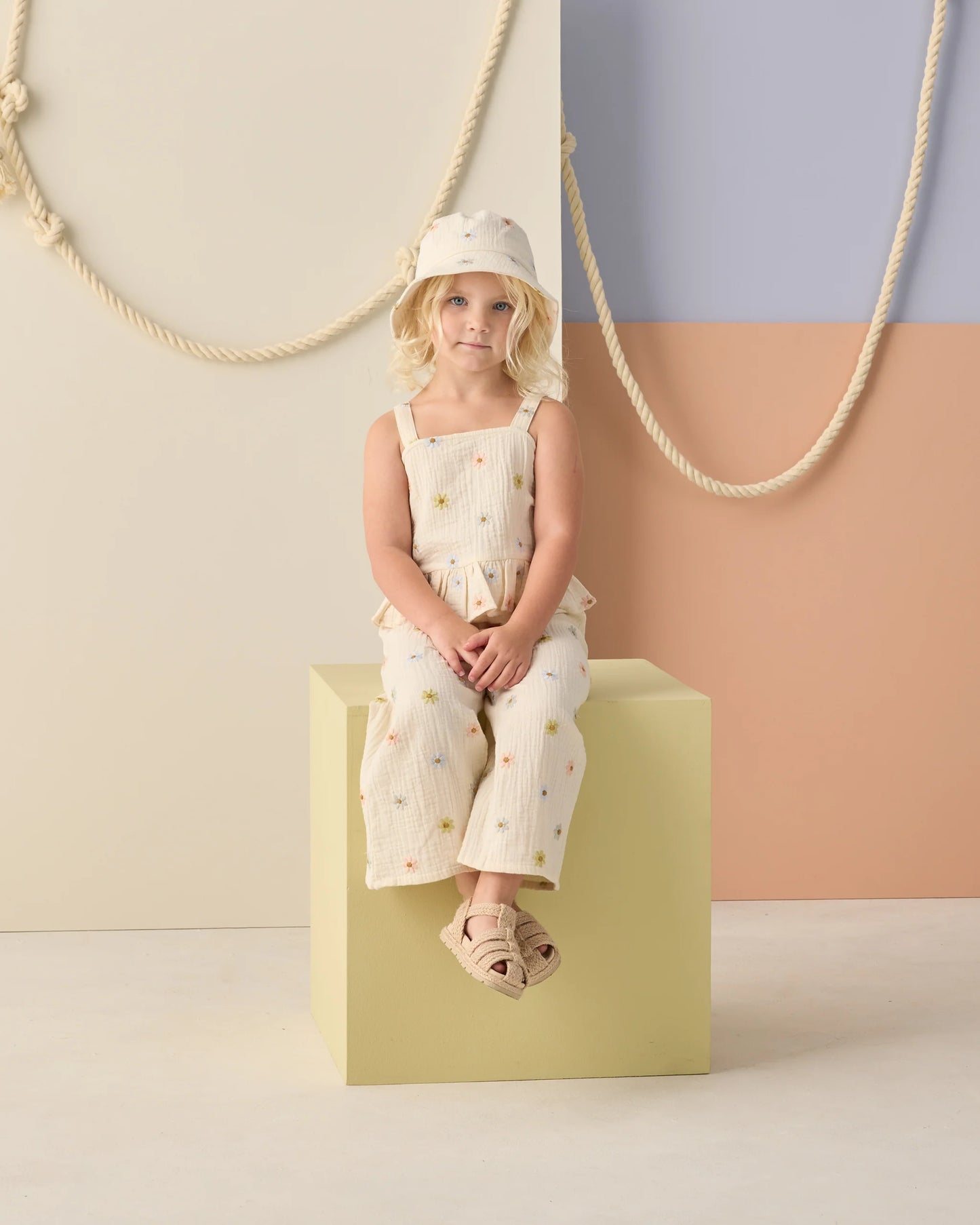 Kayli Set in Embroidered Daisies - Doodlebug's Children's Boutique