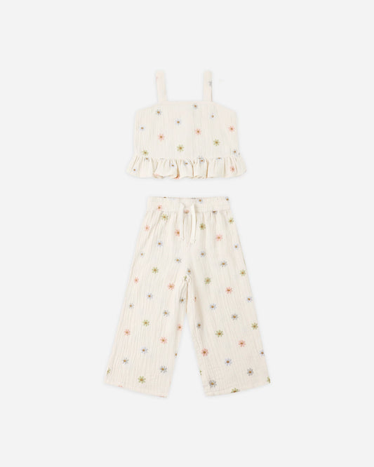 Kayli Set in Embroidered Daisies - Doodlebug's Children's Boutique