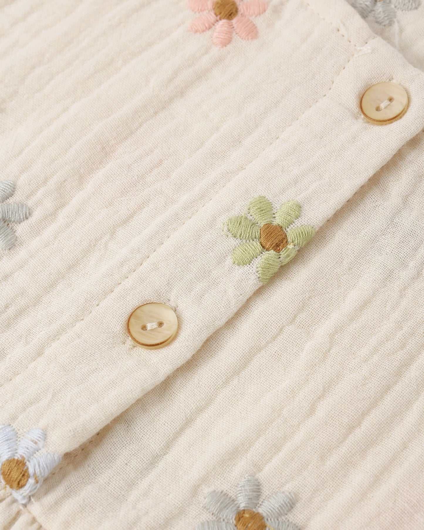 Kayli Set in Embroidered Daisies - Doodlebug's Children's Boutique
