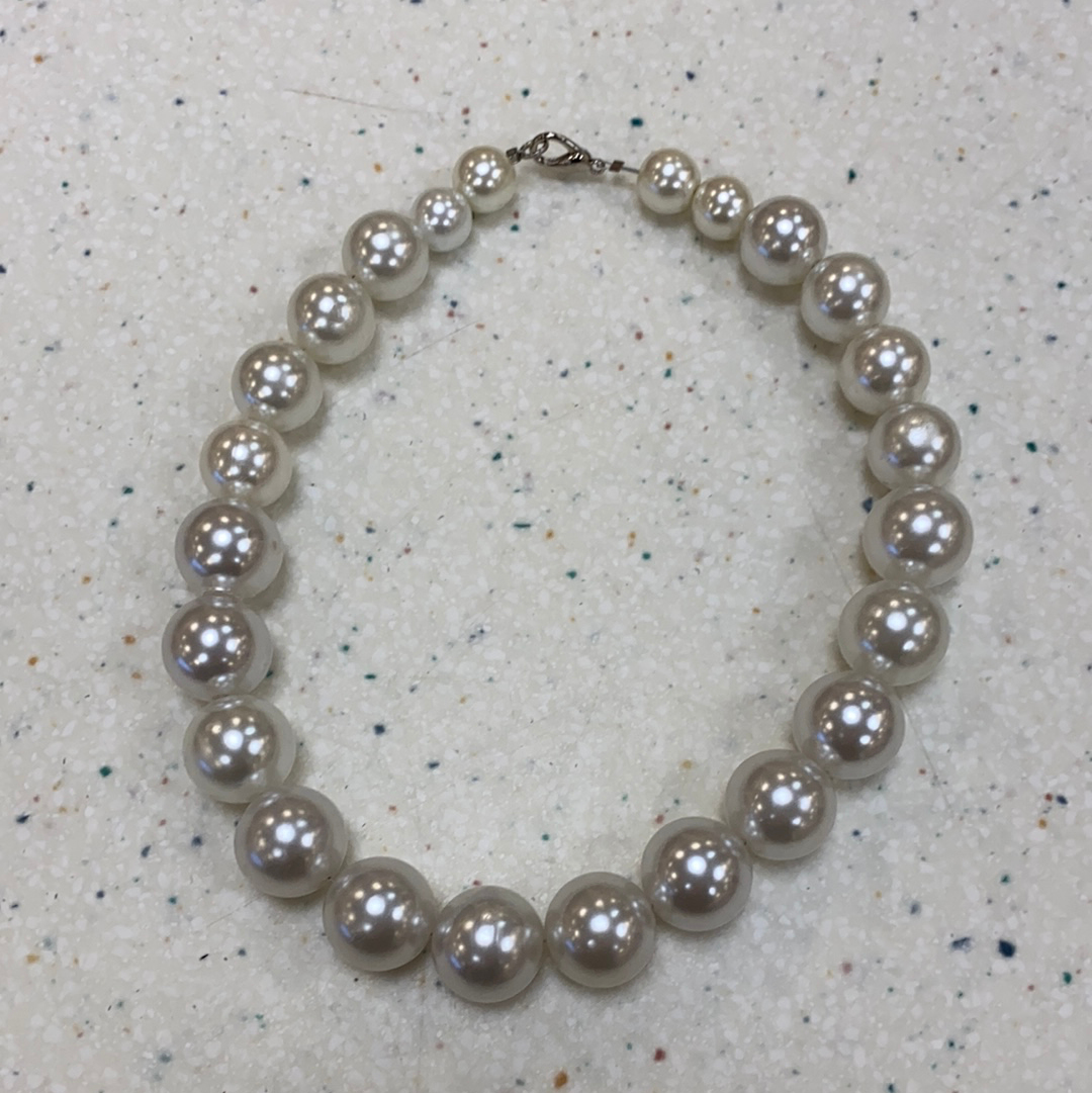 Pearl Necklace Large Pearls - Doodlebug's Children's Boutique